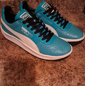 Men's size 10.5 Puma GV special aqua blue